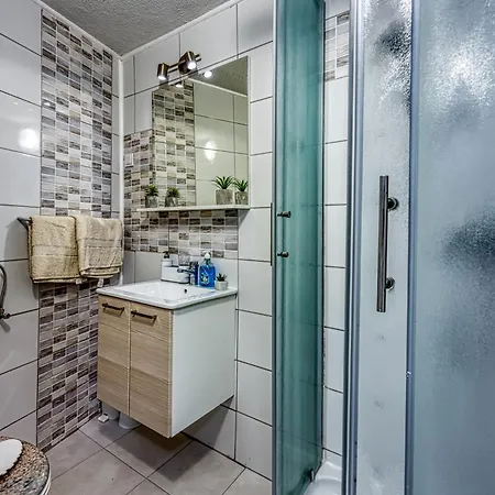 Katarina Apartment *