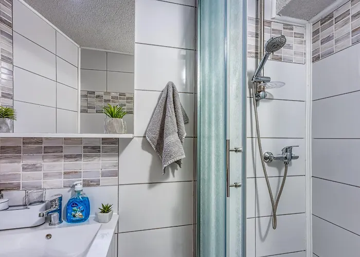 Katarina * Ρόβινι