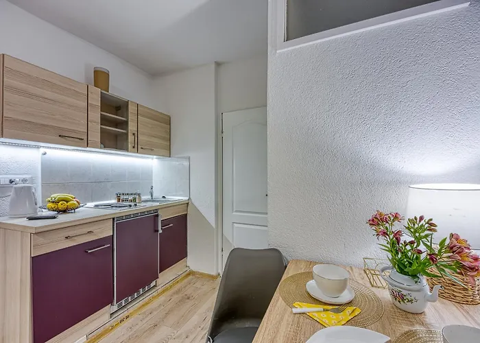 Katarina * Ρόβινι