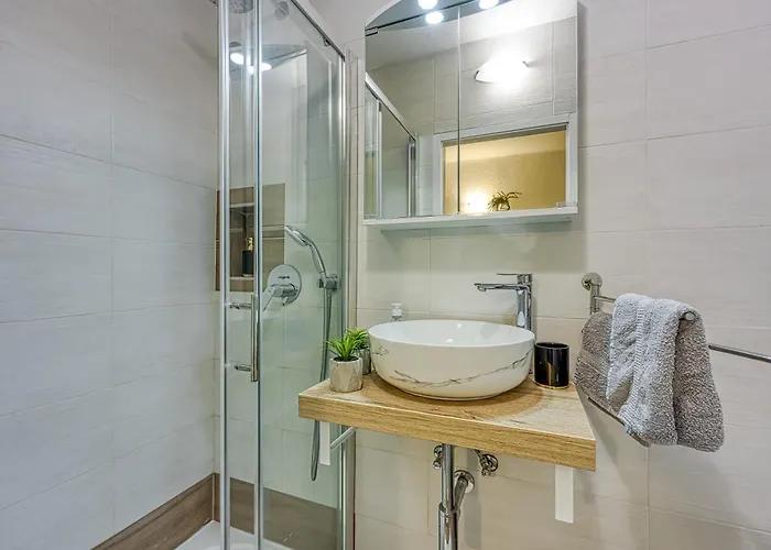 Katarina * Ρόβινι